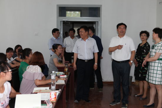 中原名师赴新疆哈密讲学受赞扬 - 河南教育