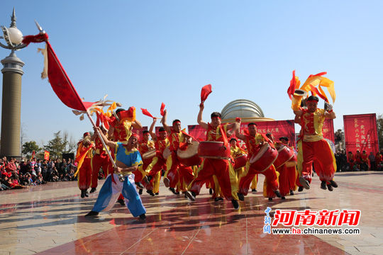 河南原阳县举行第六届盘鼓艺术大赛