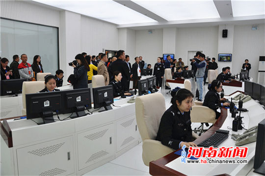 许昌市公安局举行政务开放日活动