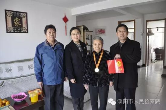 检察官风采:一位八十八岁女检察官对党的情怀