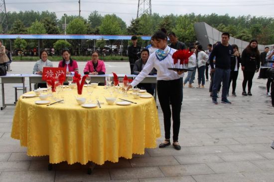 河南信阳六职高启动第三届职业教育活动周