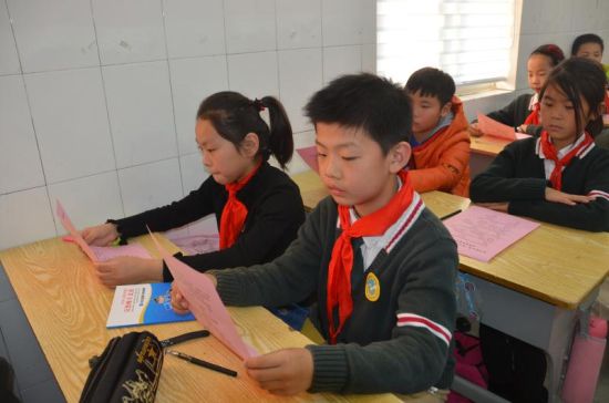 郑州南阳路派出所到黄河路二小进行安全教育活