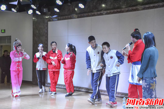 戏曲艺术走进郑州市第31103中学 - 河南图片