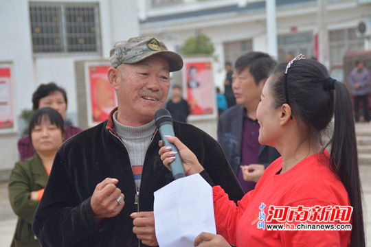 贫困人口两不愁两不愁指的是_人口普查