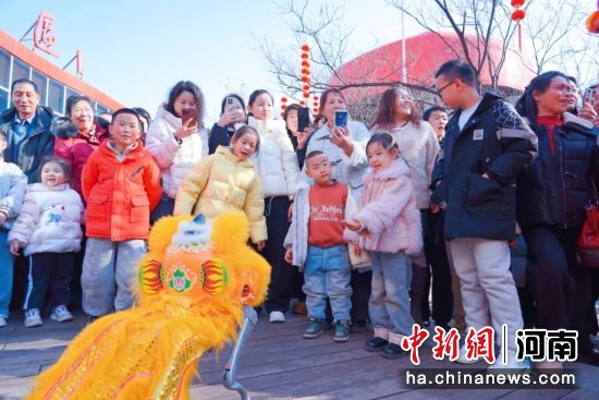 ͼΪ���ױ��������ο͡�