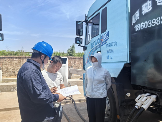 ͼΪ������Ա���ؿ����վ��չ�õ簲ȫ��������ʥ�� ��