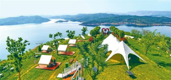 4��26�գ��������°��ػƺ�С�˵�ӥ��ɽ�羰����ˮ�α̣����������ο͸��ܴ�����Ϣ�������� ��