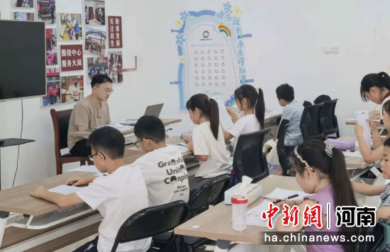 ͼΪ��Ĳ���������������аࡣ��Ĳ��������ί��ͼ