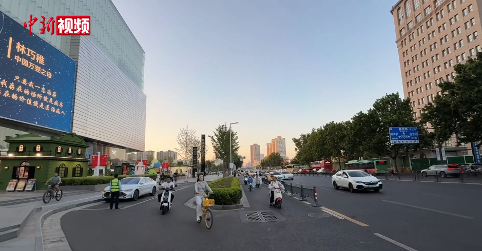 ���϶�ش���չʾ������ܳ����ﻭ��