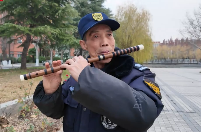 ���������������ϡ�����ʫ�ˡ� ���ǰ�����д��ʫ��